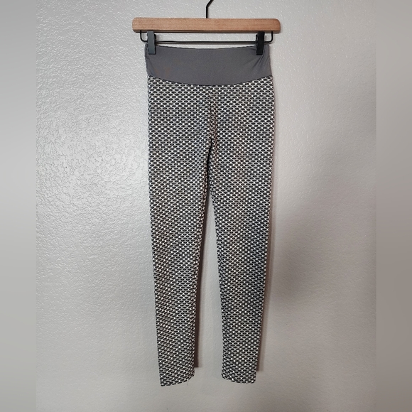 TIK Tok Butt Lift High Waisted Leggings - Picture 2 of 13